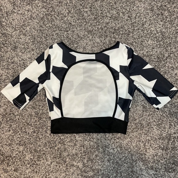 Matching Blk/Wht Top & Skirt - Picture 3 of 3